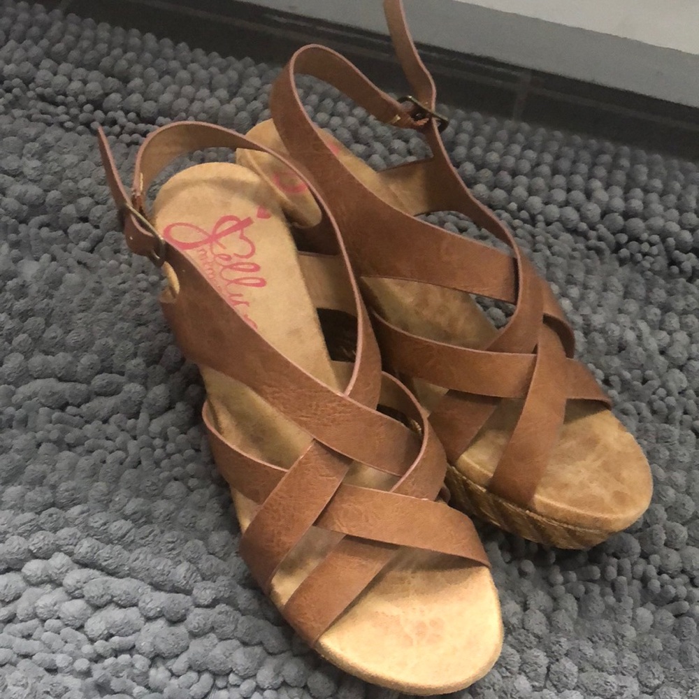 Cute brown sandals from Jellypop....only worn once